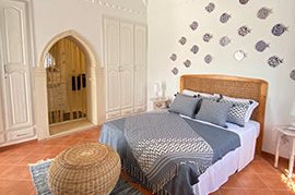 Chambre Yasmine Indépendante située au 1er étage