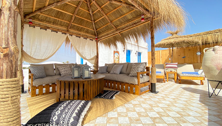 Découvrez notre terrasse spacieux et bien équipé