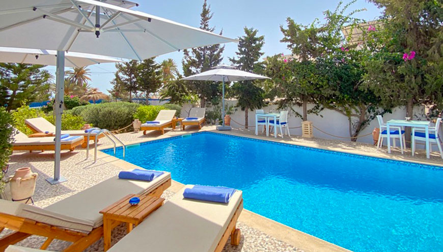 Accès Direct Au patio Jacuzzi et Piscine